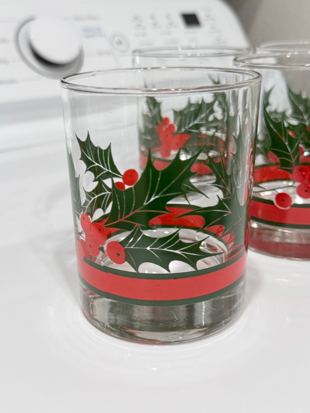Vintage Libbey Holiday Holly & Berries Glass Tumblers set of 4 - Picture 13 of 17